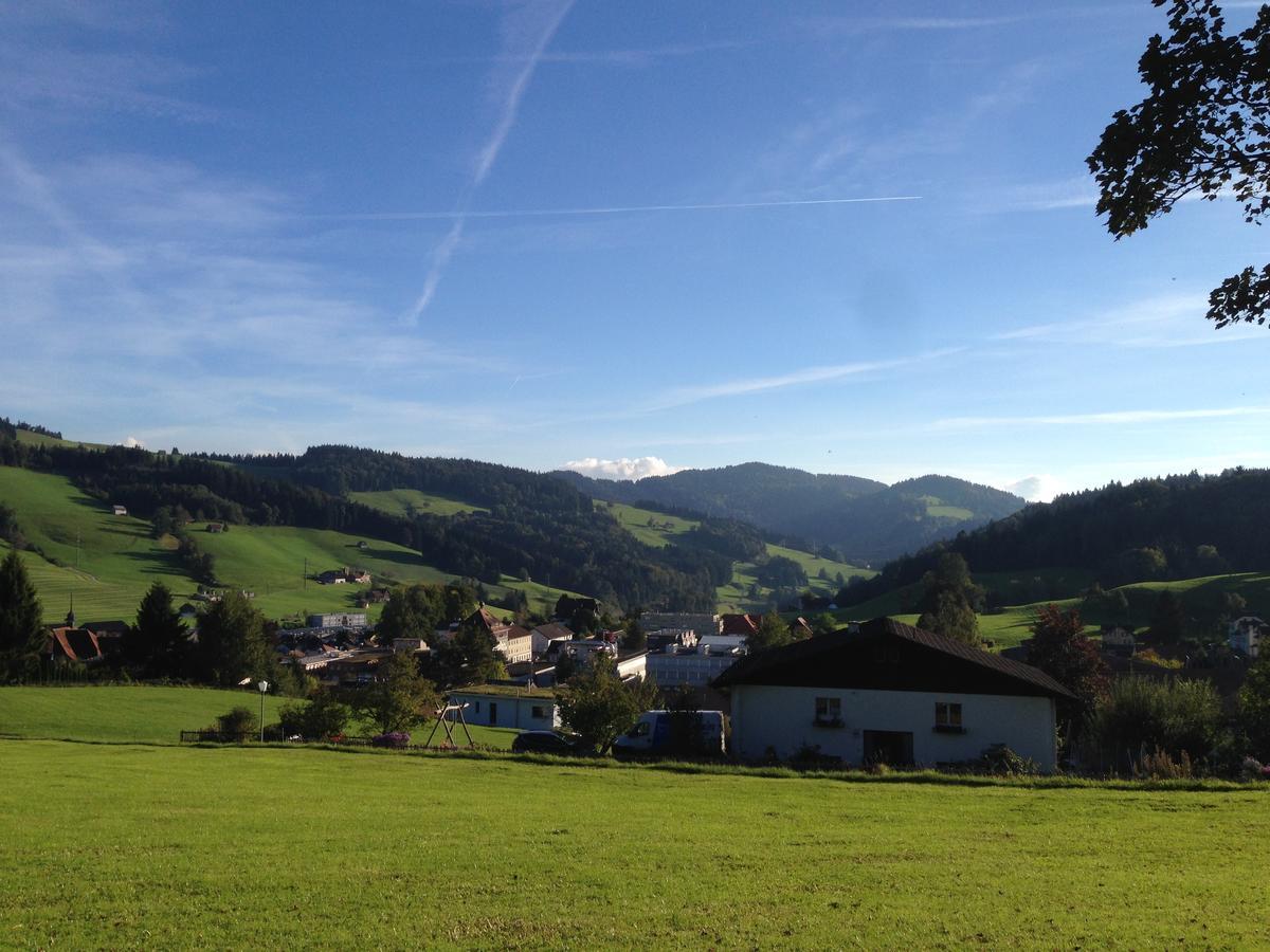 Villa Donkey Chalet Degersheim Eksteriør bilde